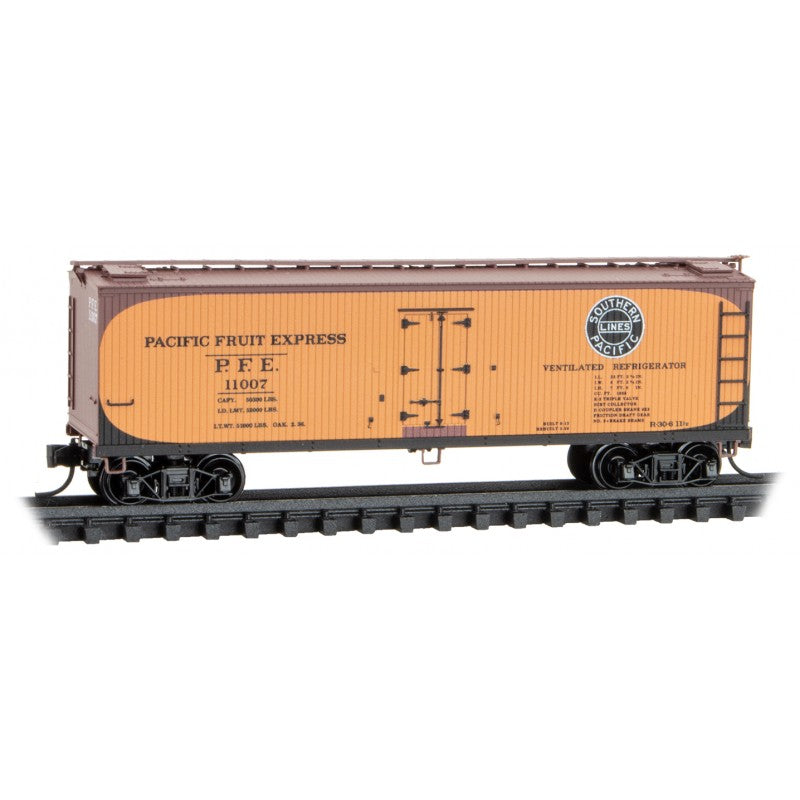40' Double Sheathed Wood Reefer Pacific Fruit Express PFE 11007 - 04900961 : N