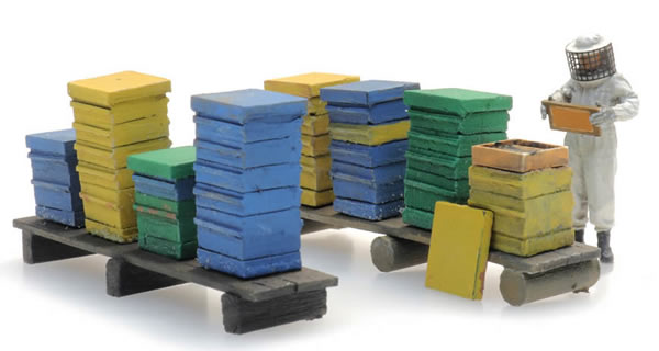 Beehives and beekeeper - 387477 : HO