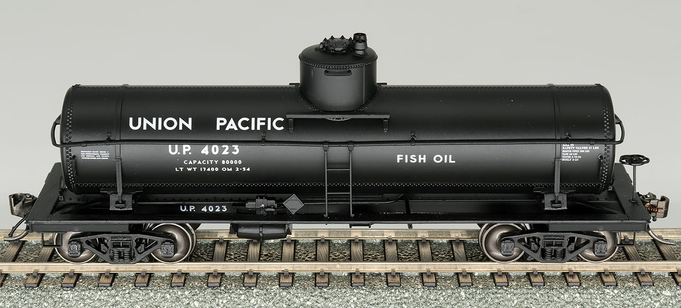 ACF Type 27 Riveted 8000 Gallon Tank Car Union Pacific UP - 46350 : HO
