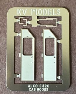 Alco C420 Cab Door Set- KV305H : HO