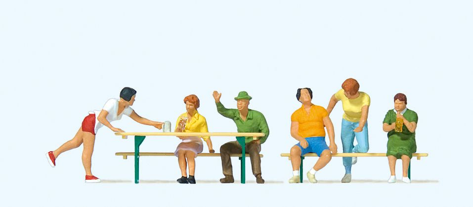 In The Beer Garden #2 - 10702 : HO