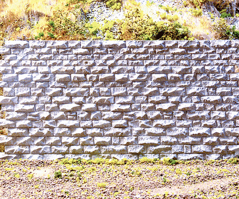 All Scale Medium Cut Stone Retaining Wall - 8312