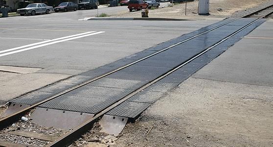 Grade Crossing-77 : N