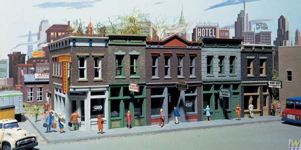 Plastic Kit-3028 : HO