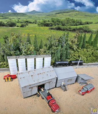 Trackside Oil Dealer With Storage Tank Kit - 4059 : HO