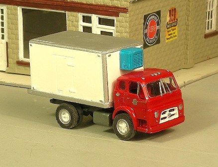 1953-68 Diamond T 734 Refrigerated Truck Resin Kit - V314 : HO
