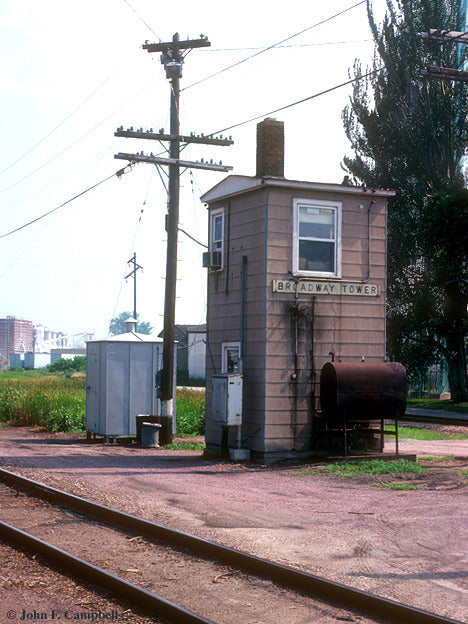 CNW Broadway Tower, easy to build undecorated kit - 240401 : HO