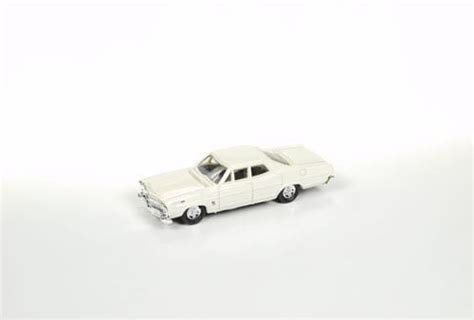 1967 Ford Sedan Wimbledon White - 30488 : HO