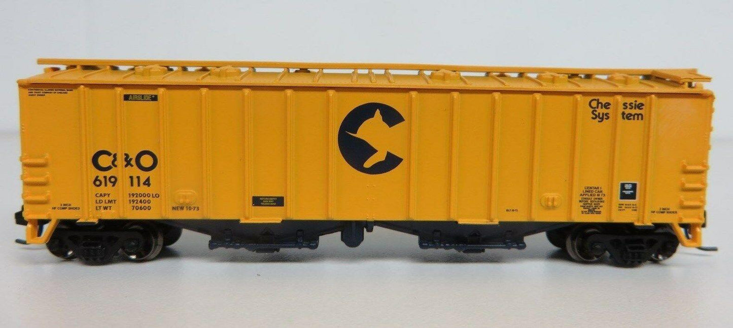 Airside 2-Bay Covered Hopper, C&O-37930 : N