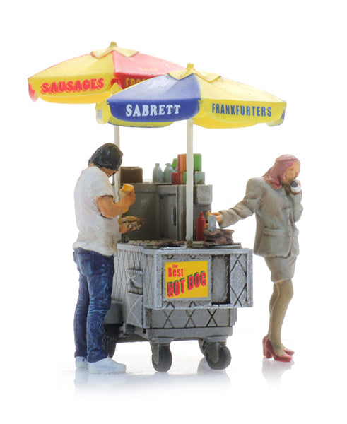 NYC hot dog cart + two figures - 387625 : HO