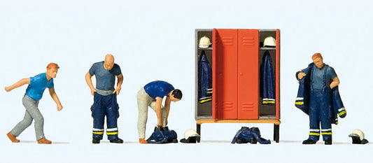 Preparing For Fire Run (4 Figures, Lockers & Accessories) - 10642 : HO