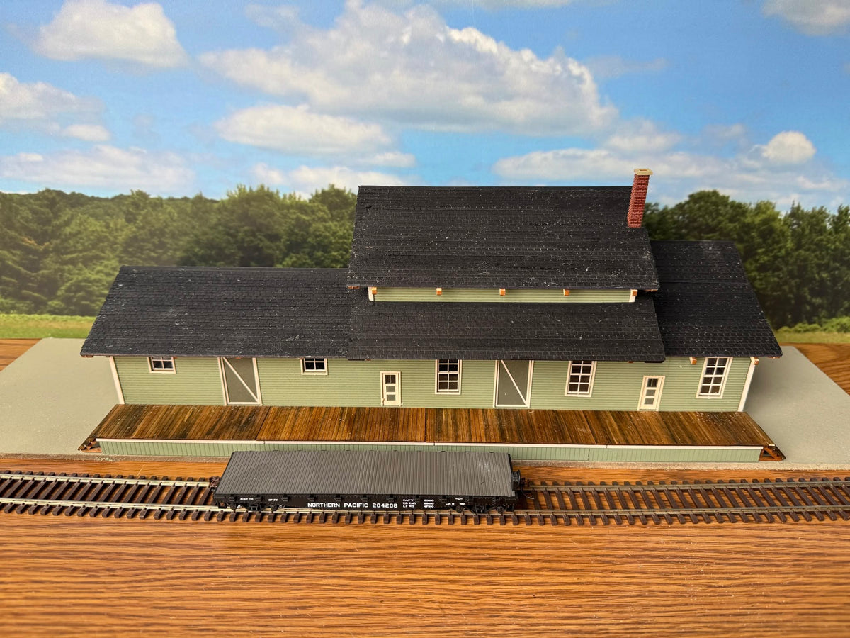 Trackside Structure Kit - HRM164 : HO