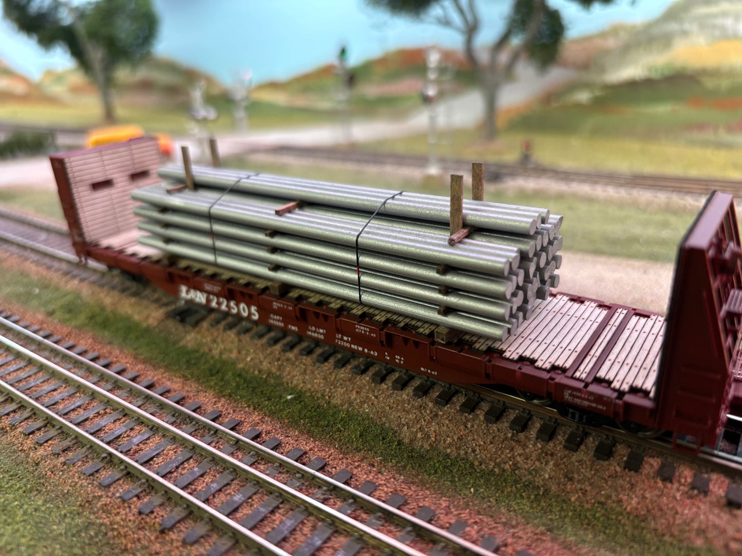 25 FT Aluminum Rounds Load Handcrafted Cast Resin Flat Car Load - 71535 : HO