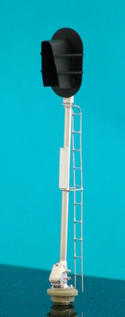 Union Switch & Signal Style "D" w/Snow Shield & Colored LEDs - SG940 : HO