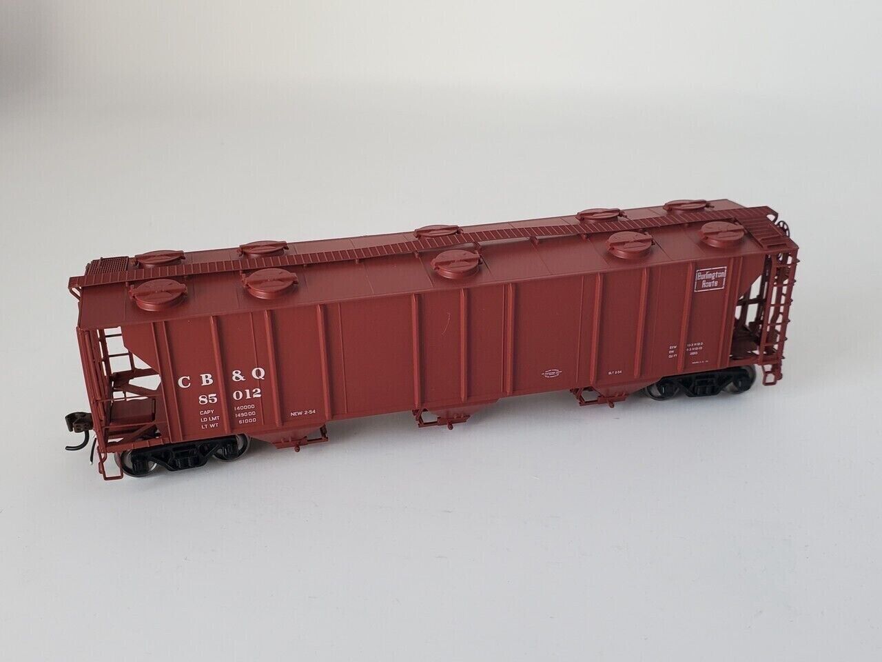 PS-2 2893 3-Bay Covered Hopper, CB&Q 85012 (Brown) - G73616 : HO