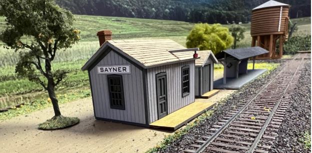 Sayner Depot Complex Milwaukee Road Kit - 133 : HO