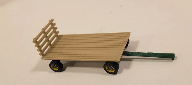 Flat Hay Wagon with green running gear - Kit -RF1002 : HO