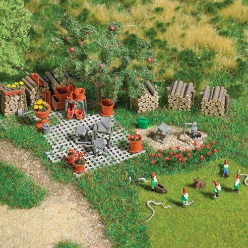 Garden Details Set -- Unpainted, 5 Gnomes, 6 Water Cans, 6 Woodpiles, 16 Pavers, Small Animals - 1835 : HO