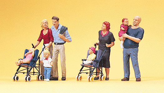 Pedestrians -- Parents w/Children & Strollers - 10494 : HO