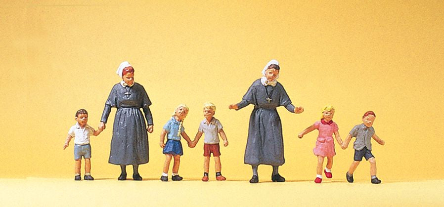 Protestant Sisters With Children - 10533 : HO