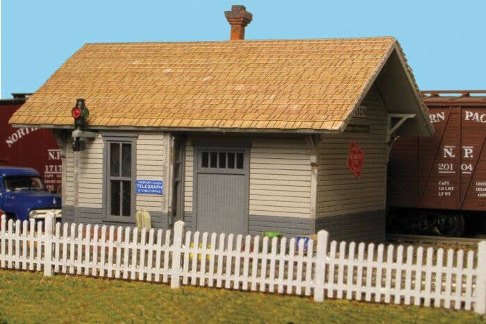 Straight Picket Fence Kit - 2307 : HO