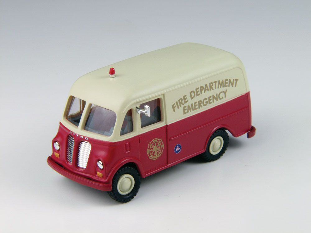 International Harvester Metro Van - Fire Department (White Red Blue Gold) - 30432 : HO