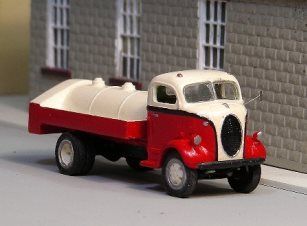 1938-39 Ford COE Gas Truck - V154 : HO