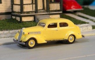 1936 Reo Flying Cloud Kit - V165 : HO