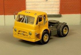 1953-68 Diamond T 734 Single Axle Tractor Kit - V267 : HO