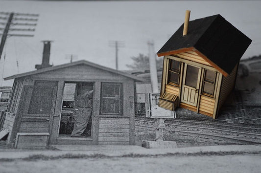Crossing Guard House-CNW Kit - 034 : HO