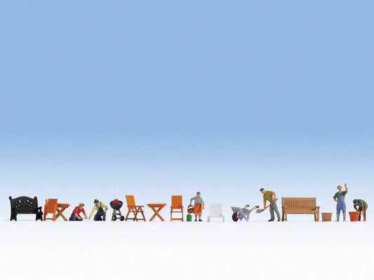 Themed Figures Set-In The Garden includes 6 People/Accessories - 16215 : HO