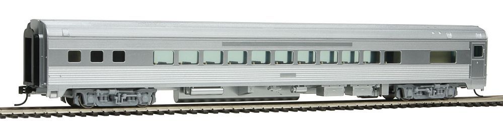 85 FT Budd Small Window Coach Painted, Unlettered - 30200 : HO