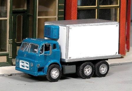 1956-72 International Tandem Reefer Van Kit - V340 : HO