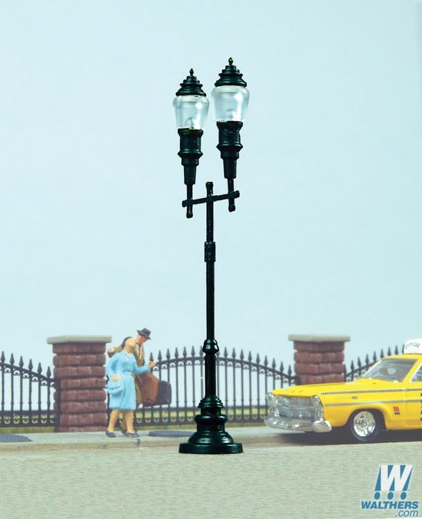 Double-Arm Cast Iron Street Light - 4308 : HO