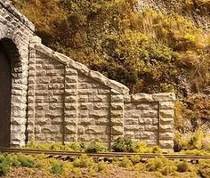 Cut Stone Sloped Runnel Abutment - 8402 : HO