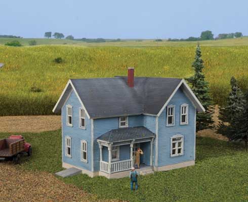 Lancaster Farm House Plastic Kit - 3890 : N