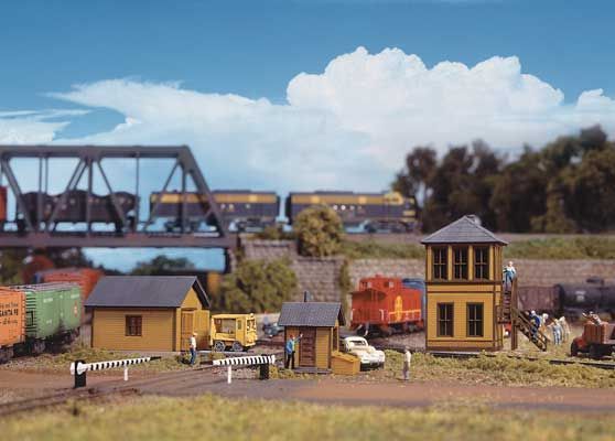 Trackside Structures Set (Shanty, Tower, Shed & Crossing Gates) Kit-3852 : N